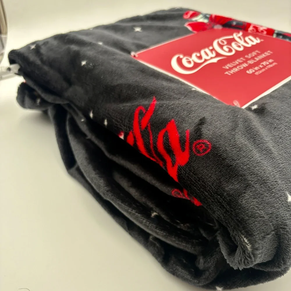 Coca Cola Velvet Soft Throw Blanket Santa Claus Christmas Bottle Bow Black 60x70
